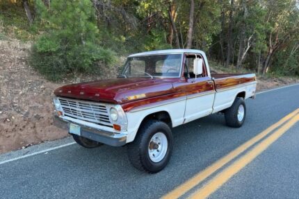 1969 Ford F-250 Highboy 4×4 4-Speed